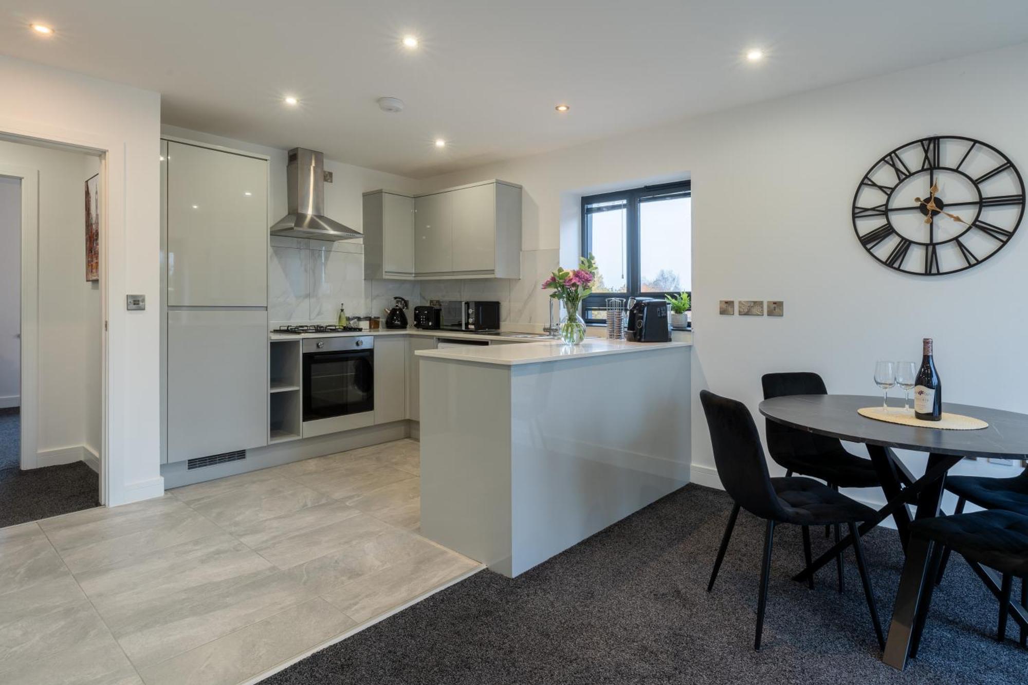 Modern 2-Bed Apartment With Balcony, Close To Oxford City Centre With Free Parking Екстер'єр фото